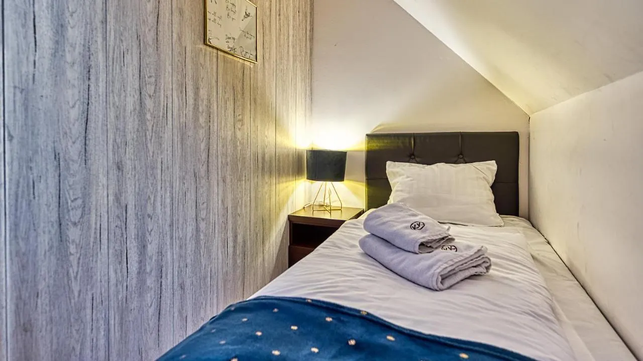 Apartment Karpaczowy Klimat Przy Deptaku - 5D Apartamenty